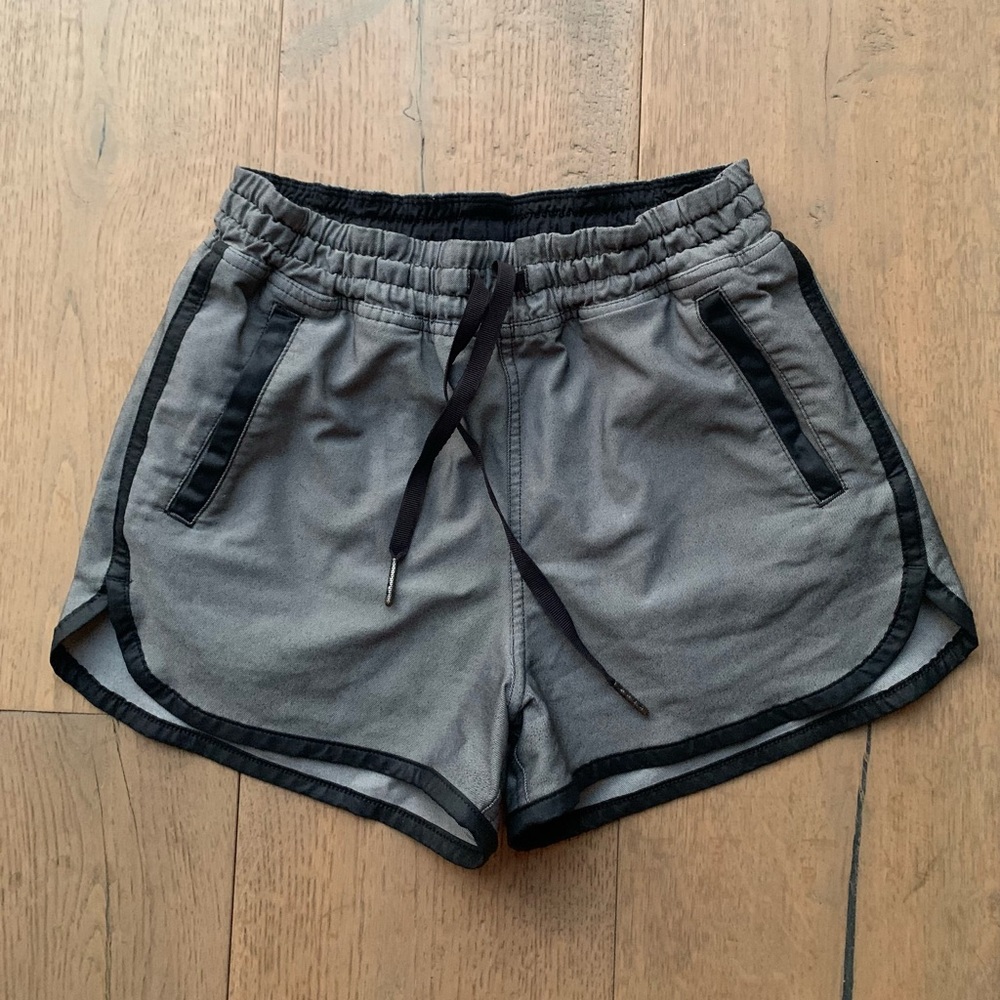 Lululemon shorts size 2
